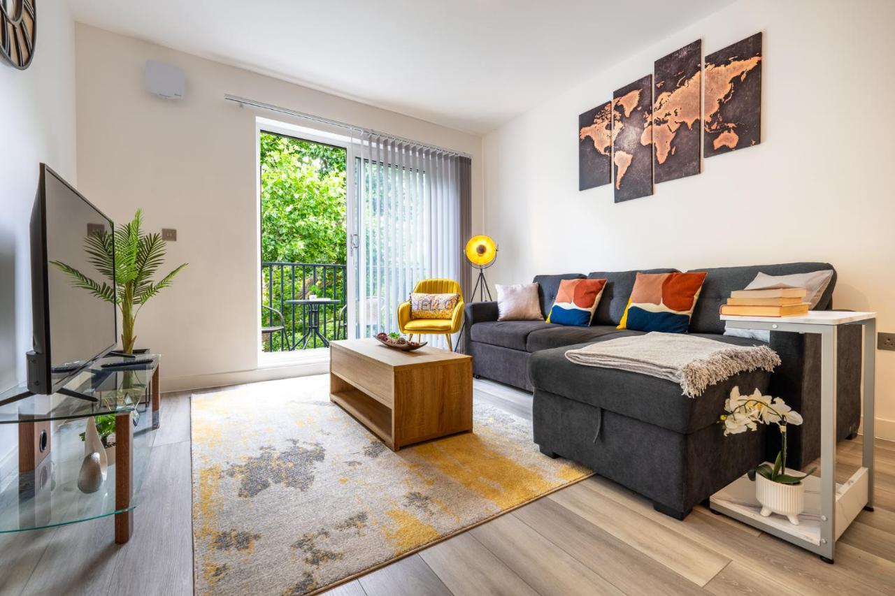 Apartament Ashview 6 - Heathrow - Windsor - Free Parking Staines-upon-Thames Zewnętrze zdjęcie