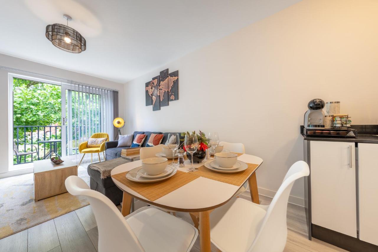 Apartament Ashview 6 - Heathrow - Windsor - Free Parking Staines-upon-Thames Zewnętrze zdjęcie
